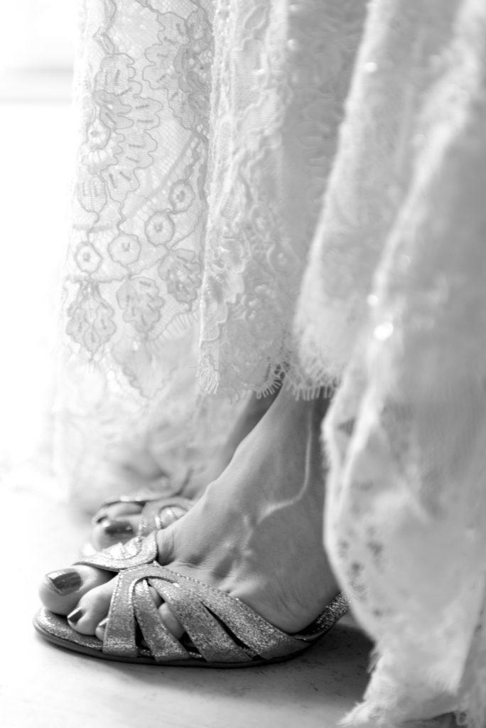 chaussures de mariée séance photo préparatif de mariage photographe Marseille Provence-Alpes-Côte d'Azur Germain Verhille