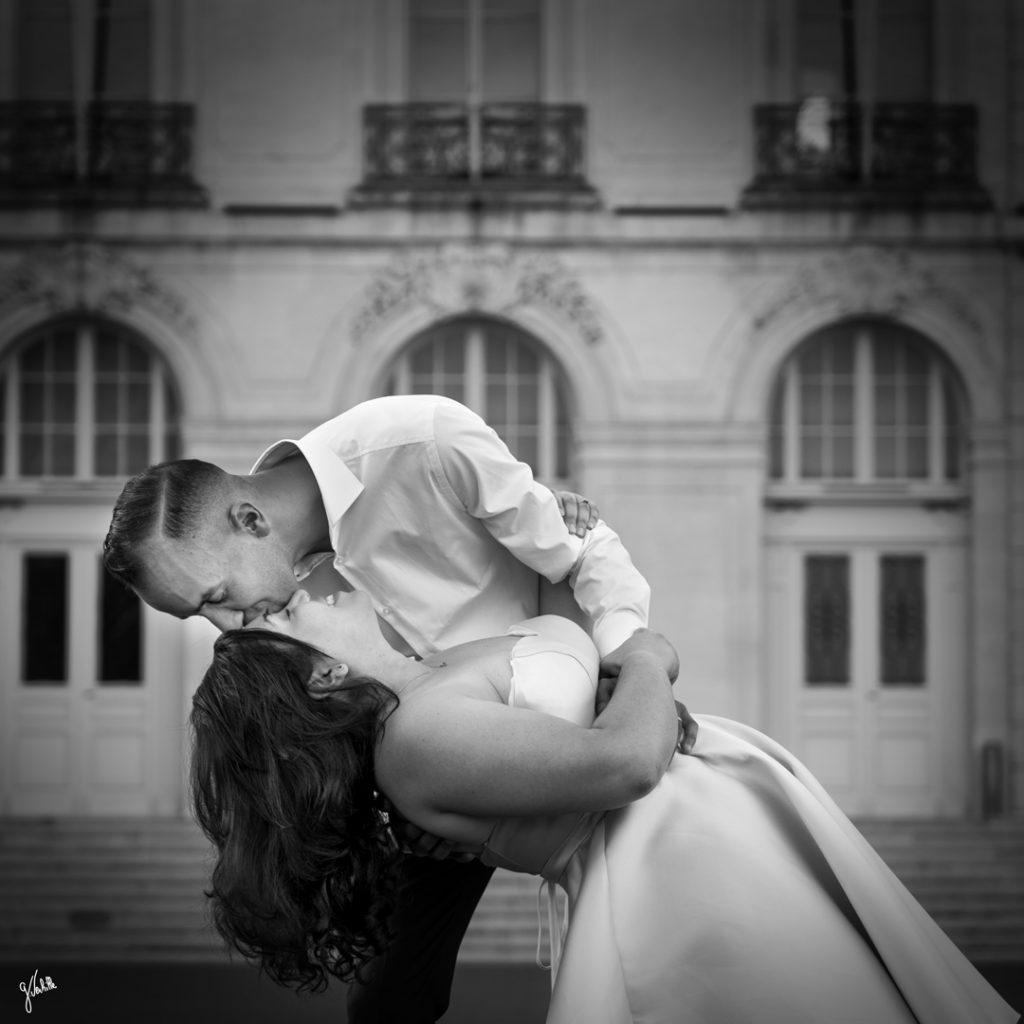 photo de couple mariage noir et blanc photographe de mariage à Marseille, Provence-Alpes-Côte d'Azur Germain Verhille