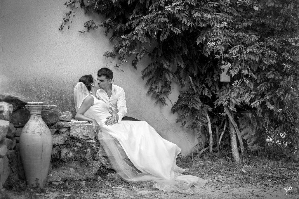 photo de couple noir et blanc photographe de mariage à Marseille,Provence-Alpes-Côte d'Azur Germain Verhille