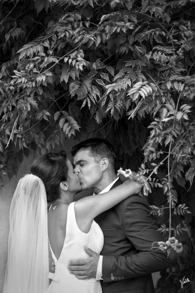 photographe de mariage Germain Verhille à Marseille en Provence-Alpes-Côte d'Azur photo de couple noir et blanc