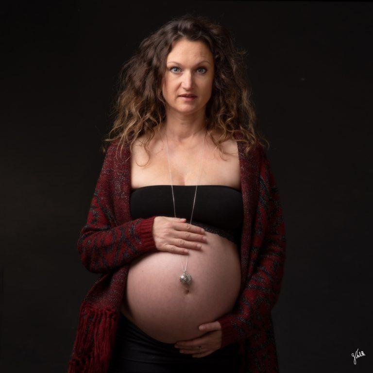 seance shooting photo grossesse portrait femme enceinte studio photographe marseille germain verhille