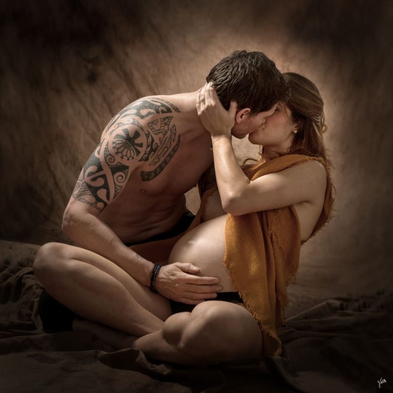 Photographe grossesse Marseille 4 Portrait de couple - photo de grossesse - séance photo en studio - Photographe à Marseille Germain Verhille
